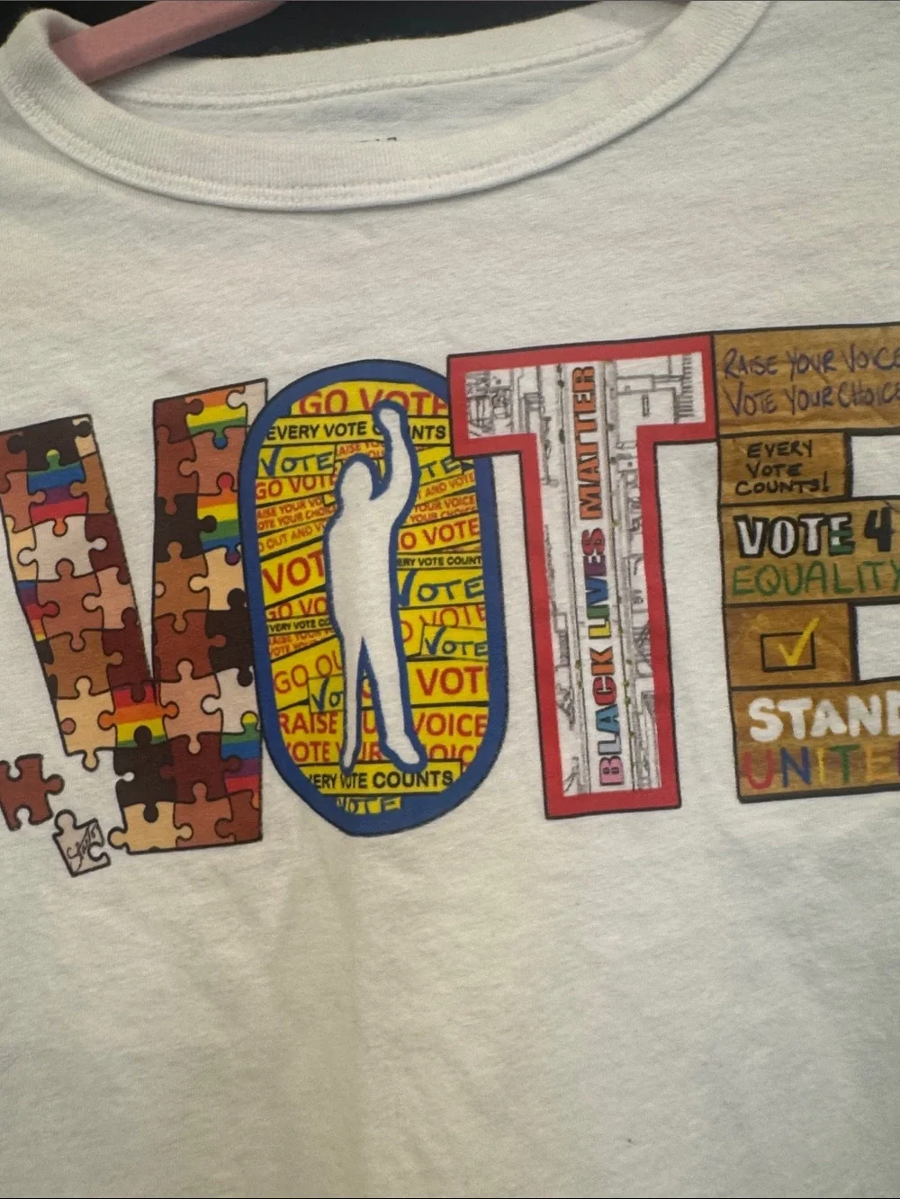 GAP White Short Sleeve Tee with Multicolor 